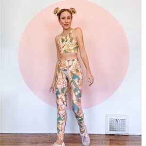 Anthropologie Dazey LA 'We Are One" Set Leggings & Sport Bra- sz Small- abstract